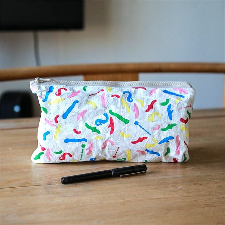Well Design Pencil Purse